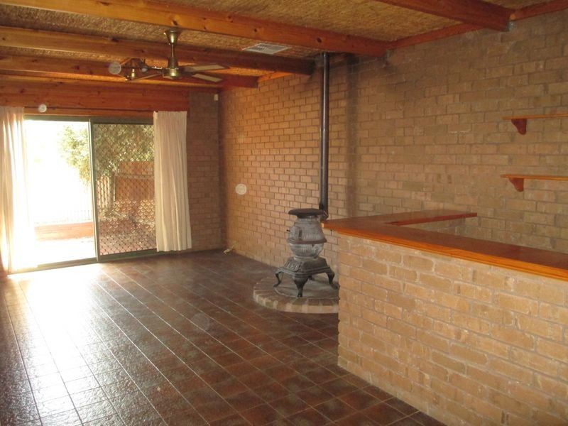 1 Dora Avenue, Seaton SA 5023