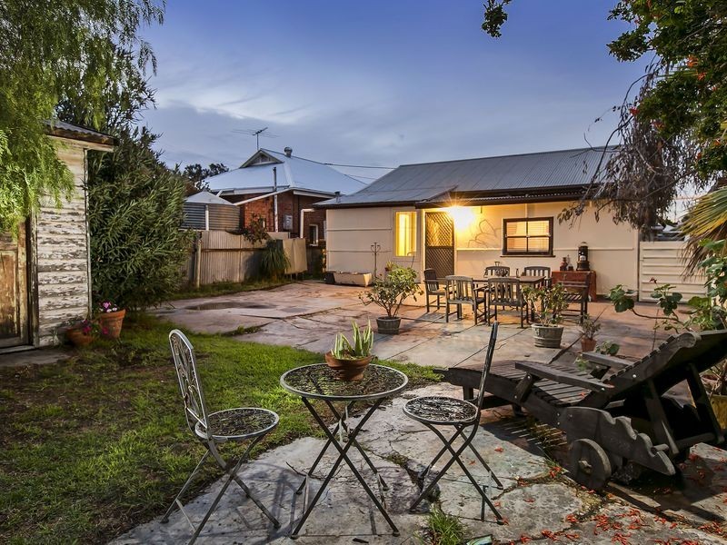 10 Bucknall Road, Glanville SA 5015