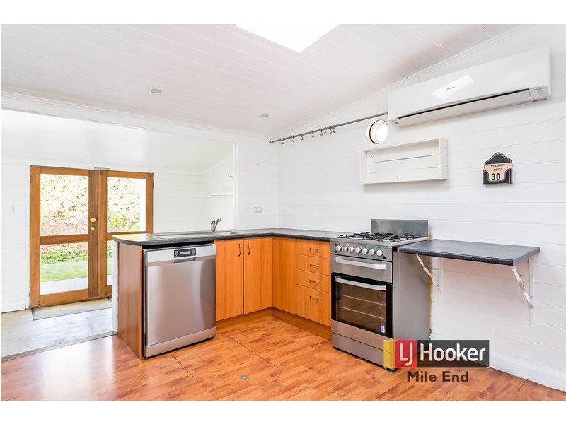 8 Sutherland Street, Glanville SA 5015