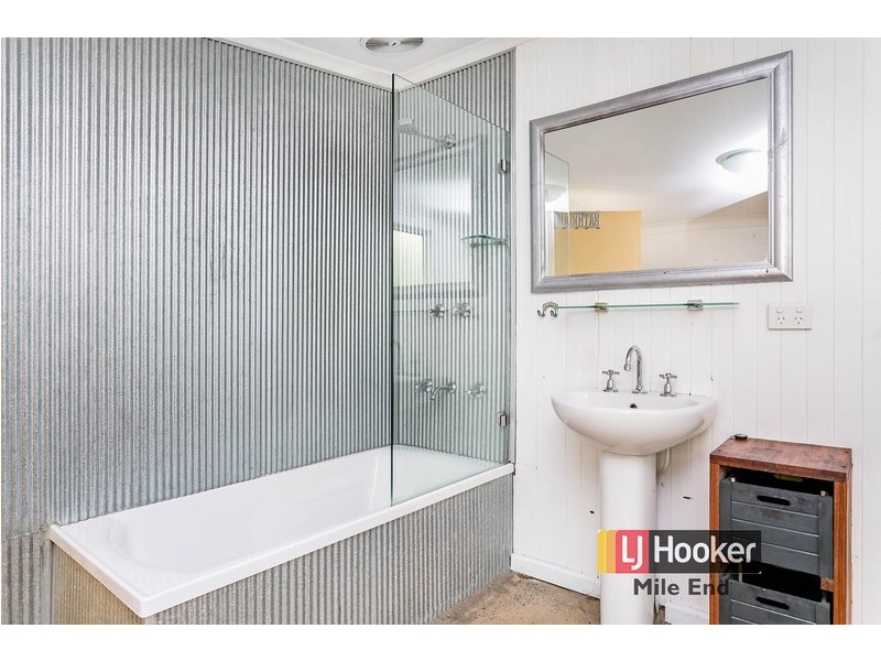 8 Sutherland Street, Glanville SA 5015