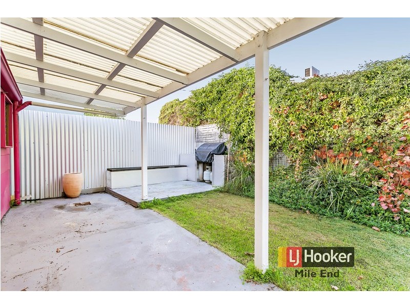 8 Sutherland Street, Glanville SA 5015