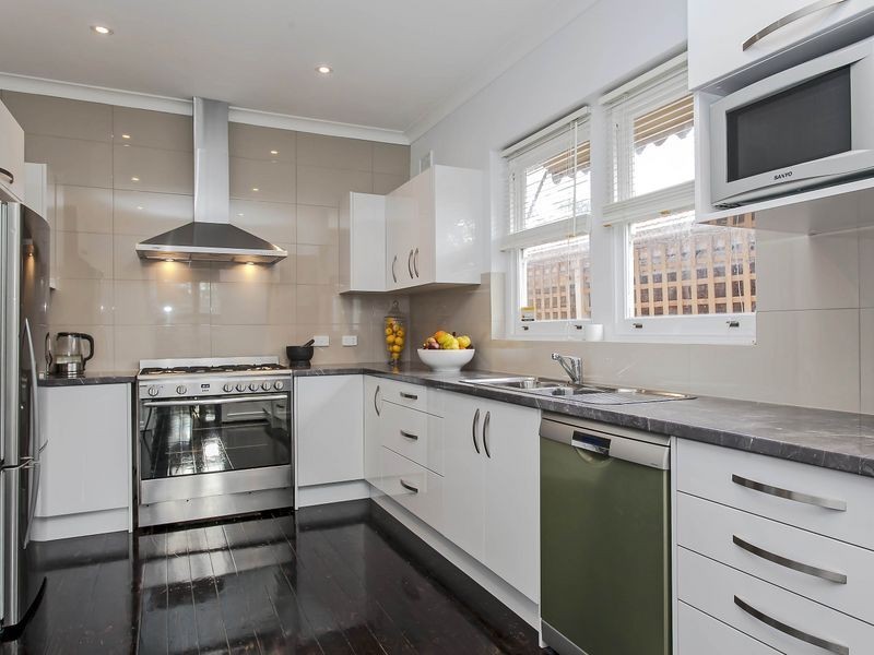 11 Surrey Crescent, Lower Mitcham SA 5062