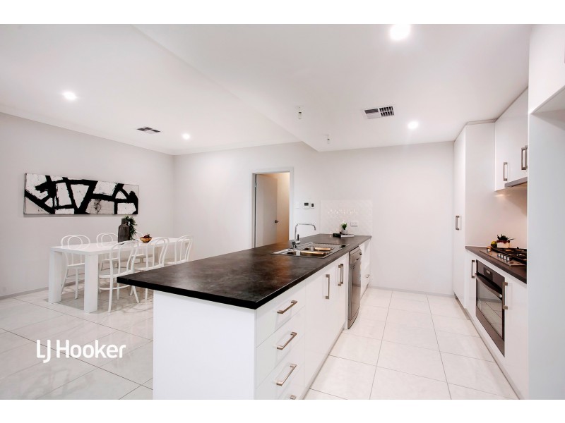 7 Burton Avenue, Park Holme SA 5043