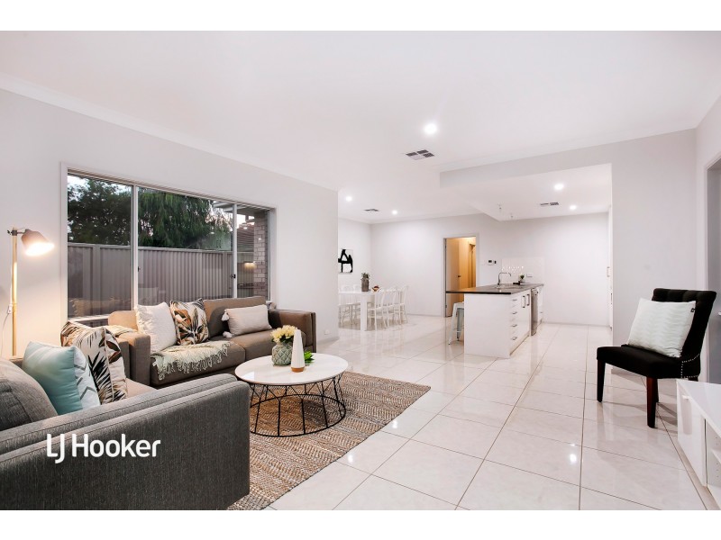 7 Burton Avenue, Park Holme SA 5043