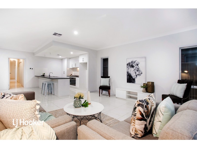 7 Burton Avenue, Park Holme SA 5043