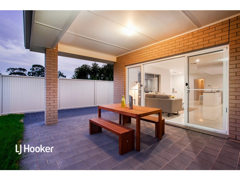 7 Burton Avenue, Park Holme SA 5043