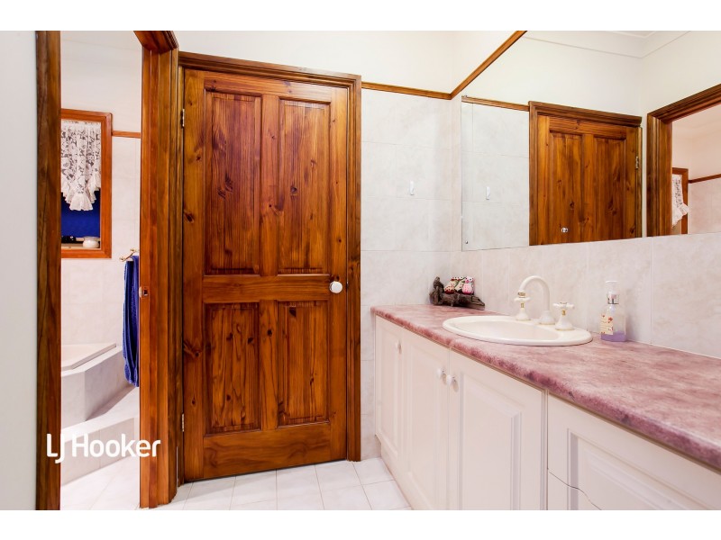 12 Basham Road, Victor Harbor SA 5211