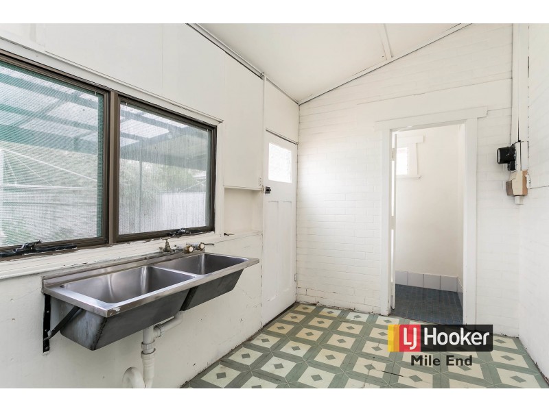 22 Old Tapleys Hill Road, Glenelg North SA 5045