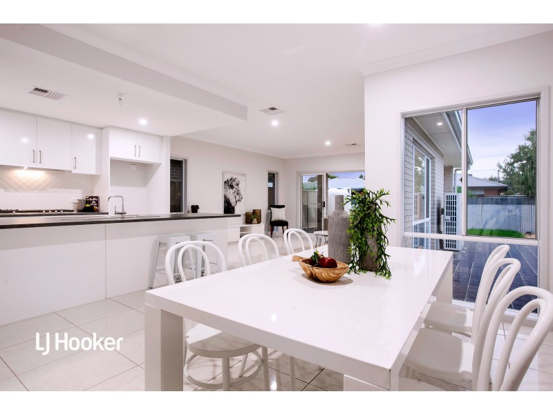 7 Burton Avenue, Park Holme SA 5043