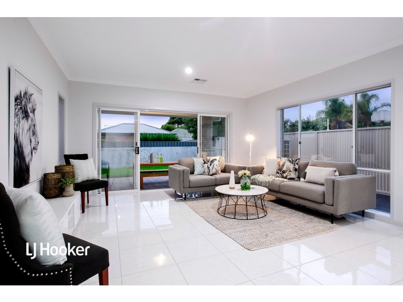 7 Burton Avenue, Park Holme SA 5043