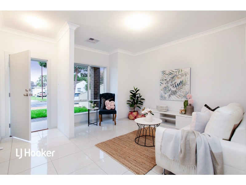 7 Burton Avenue, Park Holme SA 5043