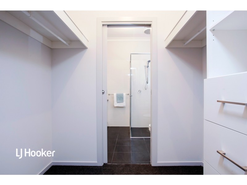 7 Burton Avenue, Park Holme SA 5043