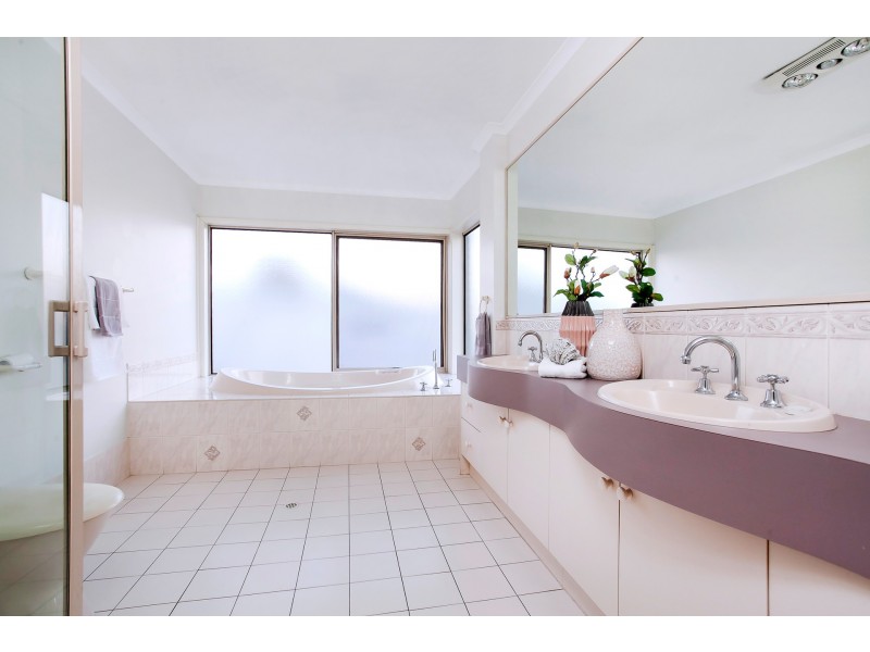 7 Lakeview Drive, Parafield Gardens SA 5107