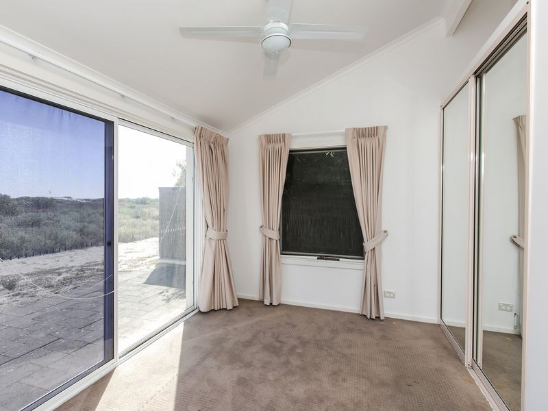 18 Gulf Point Drive, North Haven SA 5018