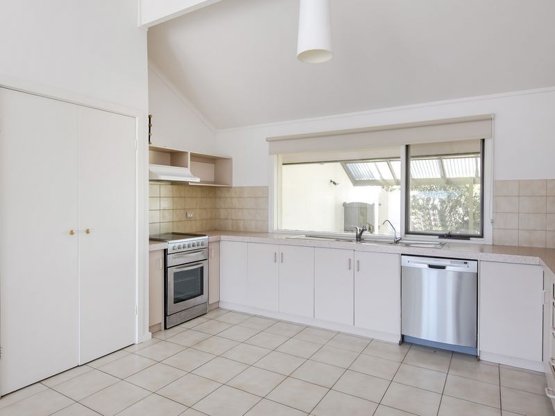 18 Gulf Point Drive, North Haven SA 5018