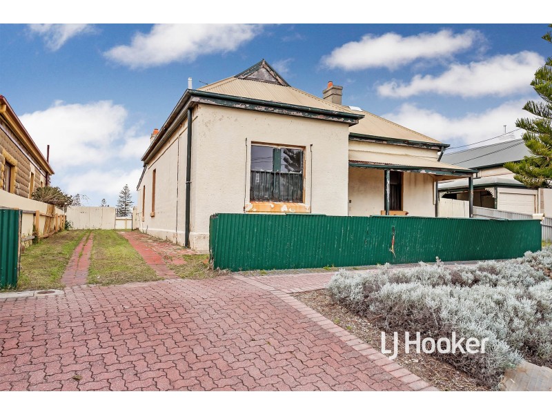 522 Seaview Road, Grange SA 5022