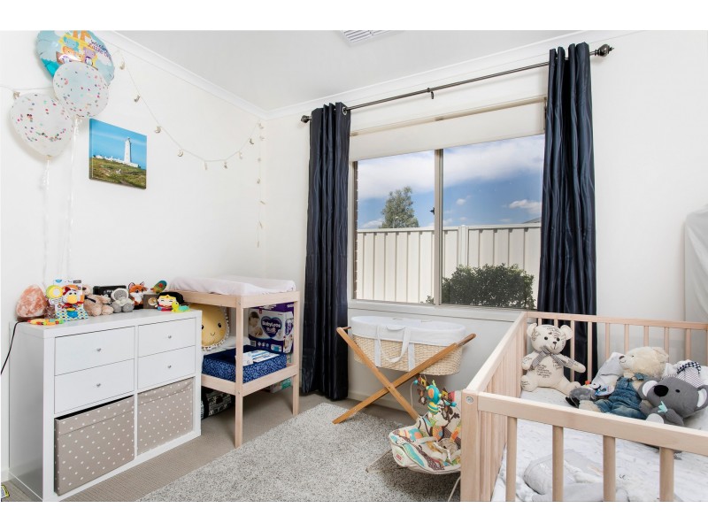 1 Woodrow Lane, Golden Grove SA 5125