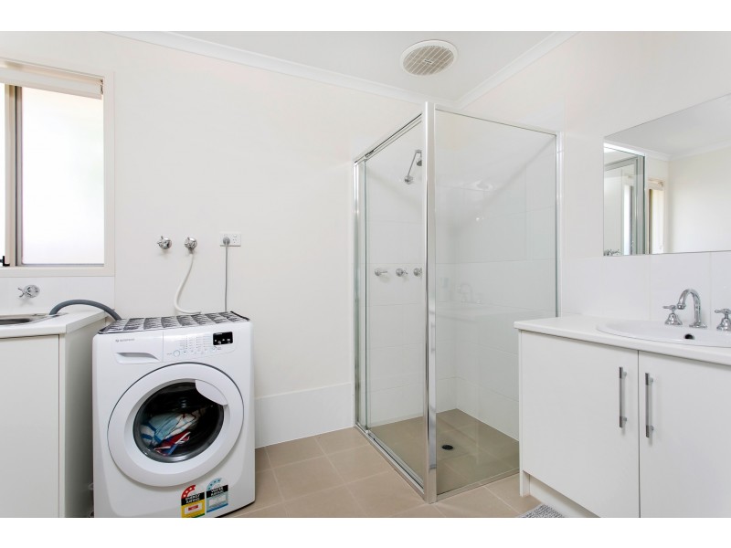 1 Woodrow Lane, Golden Grove SA 5125