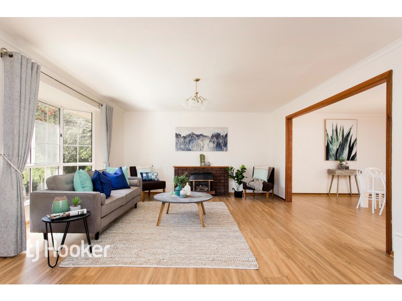 11 Hedgerow Crescent, Hallett Cove SA 5158