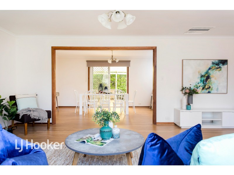 11 Hedgerow Crescent, Hallett Cove SA 5158