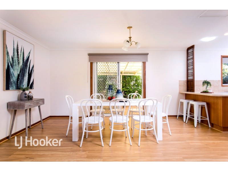 11 Hedgerow Crescent, Hallett Cove SA 5158