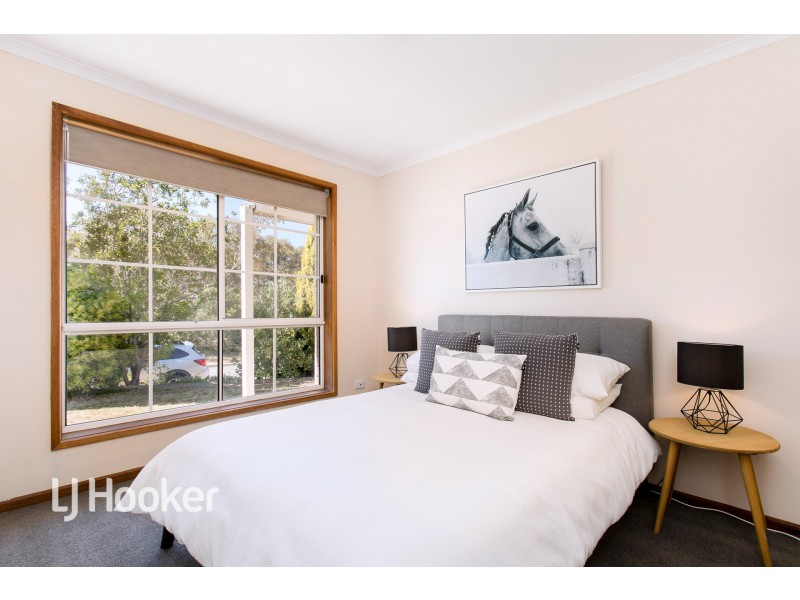 11 Hedgerow Crescent, Hallett Cove SA 5158