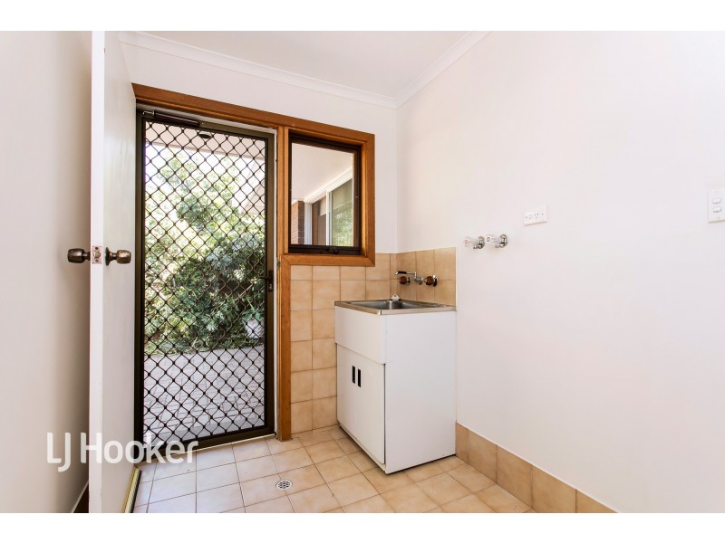 11 Hedgerow Crescent, Hallett Cove SA 5158