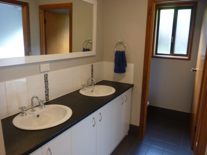 16 Grecian Court, Hallett Cove SA 5158