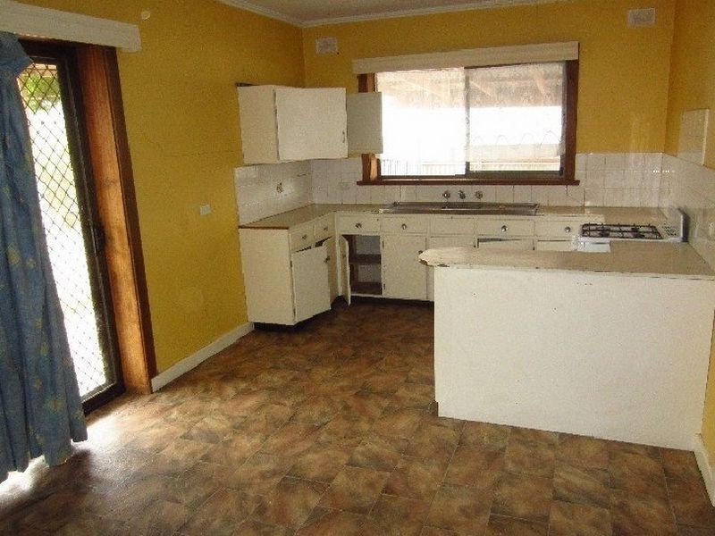 8 Angela Avenue, Brahma Lodge SA 5109