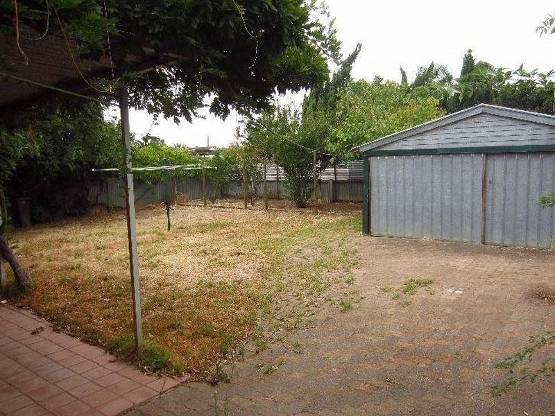 8 Angela Avenue, Brahma Lodge SA 5109