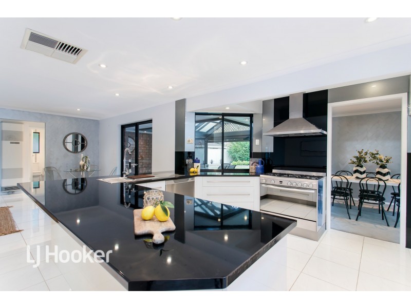 8 Carnation Court, Parafield Gardens SA 5107