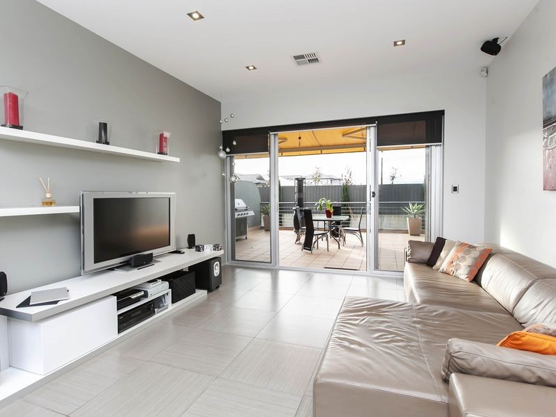 27 Ray Street, Findon SA 5023