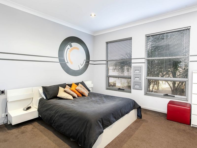 27 Ray Street, Findon SA 5023