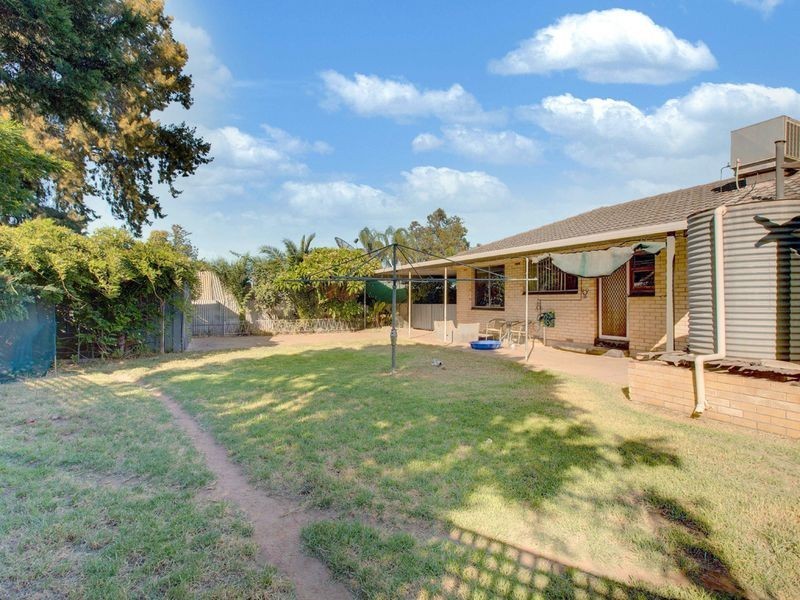 4 Leitrim Street, Salisbury Downs SA 5108