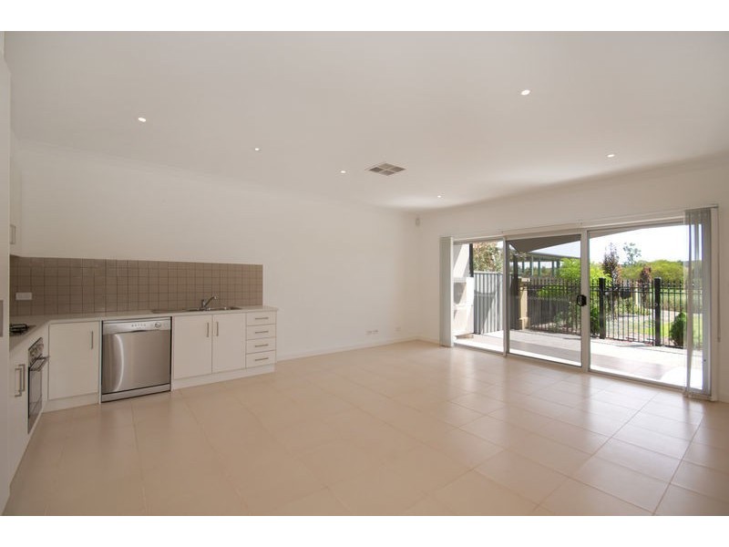 4 Northcote Walk, Mawson Lakes SA 5095