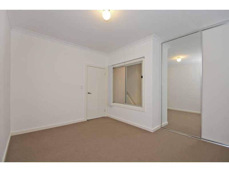 4 Northcote Walk, Mawson Lakes SA 5095