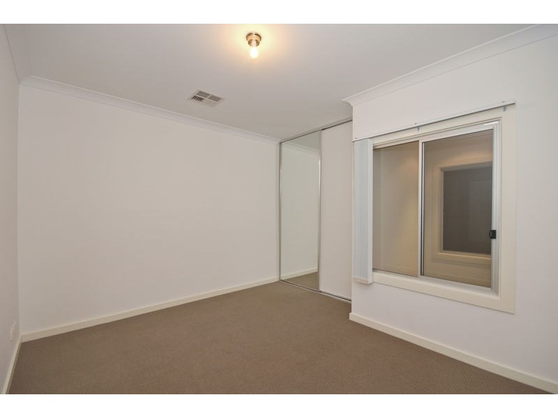 4 Northcote Walk, Mawson Lakes SA 5095