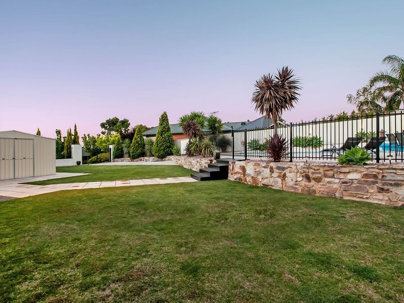 10 Portsmouth Parade, Gulfview Heights SA 5096