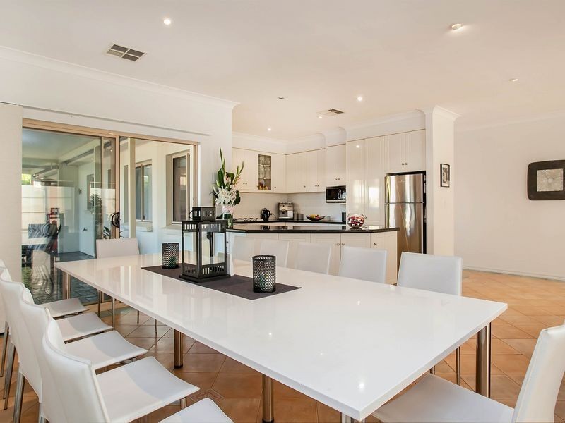 10 Portsmouth Parade, Gulfview Heights SA 5096