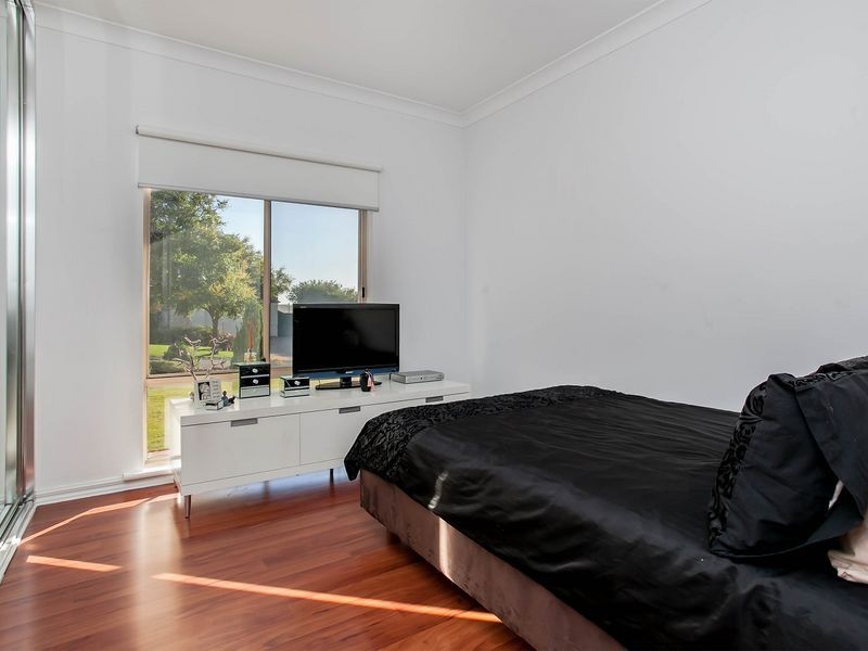 10 Portsmouth Parade, Gulfview Heights SA 5096