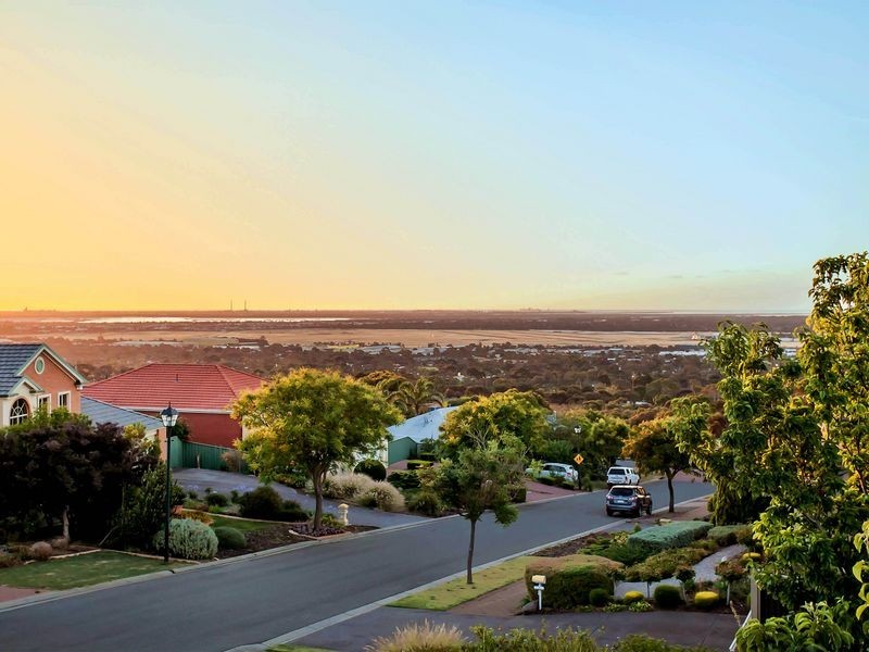 10 Portsmouth Parade, Gulfview Heights SA 5096