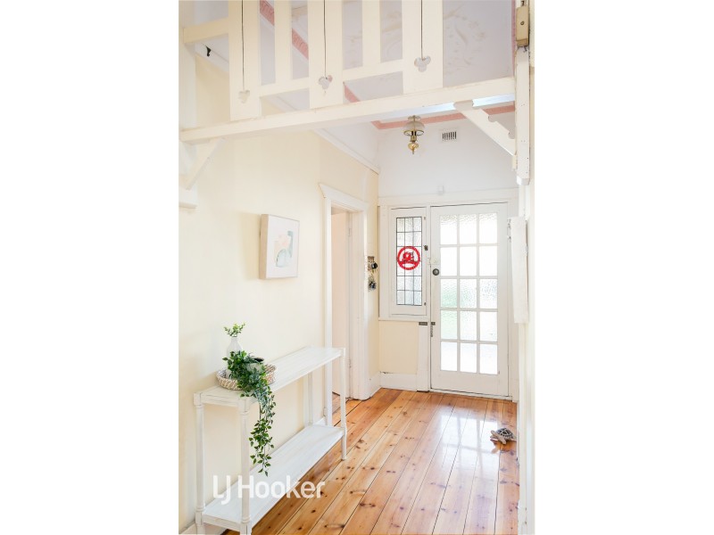 23 Wellington Street, Glandore SA 5037