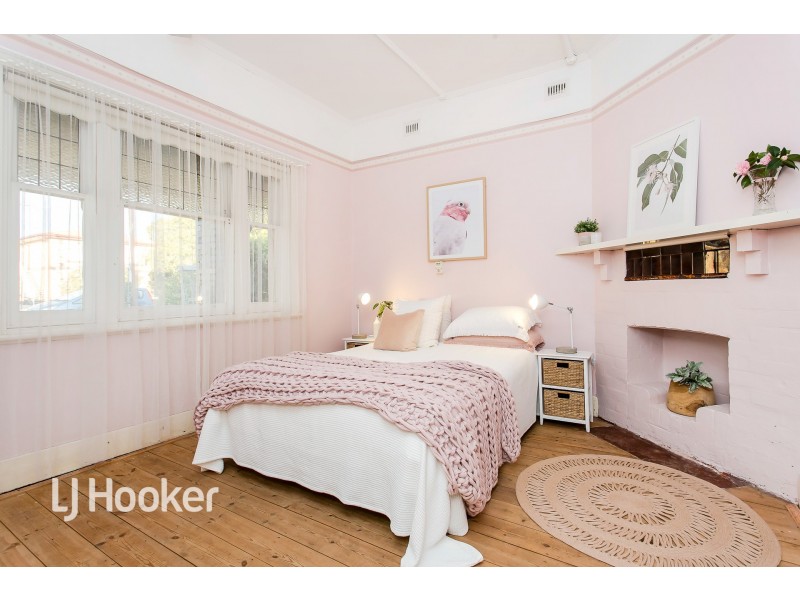 23 Wellington Street, Glandore SA 5037