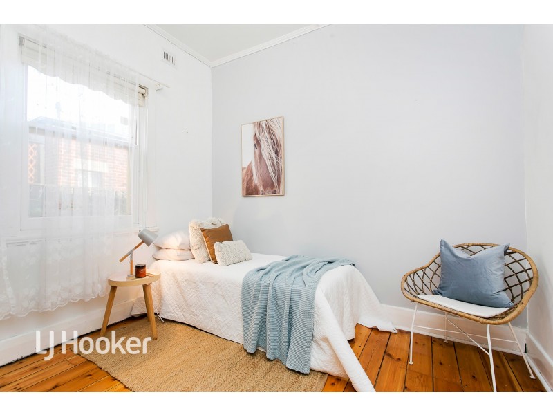 23 Wellington Street, Glandore SA 5037