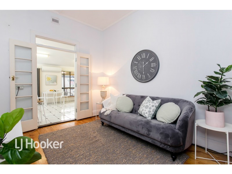 23 Wellington Street, Glandore SA 5037