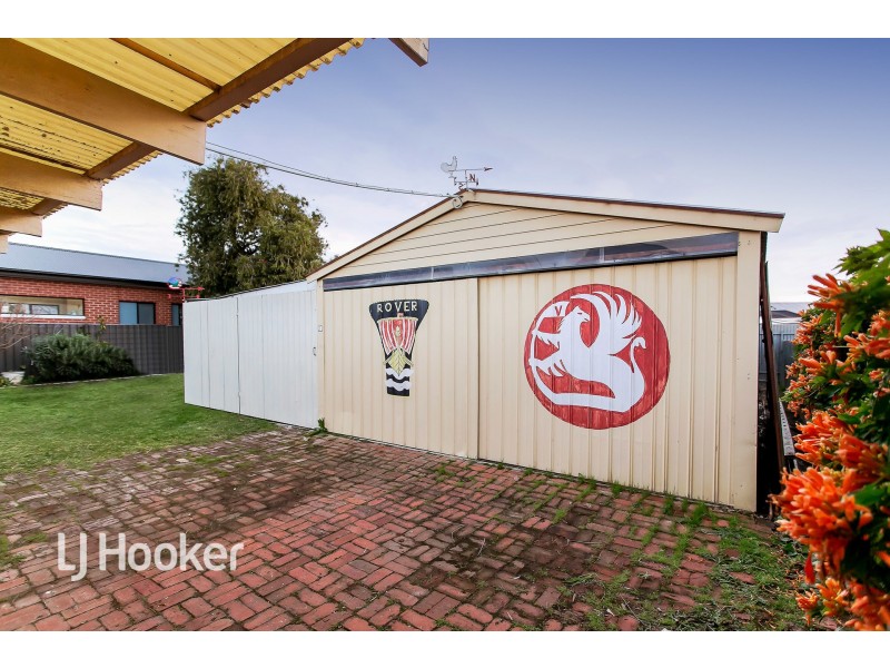 23 Wellington Street, Glandore SA 5037