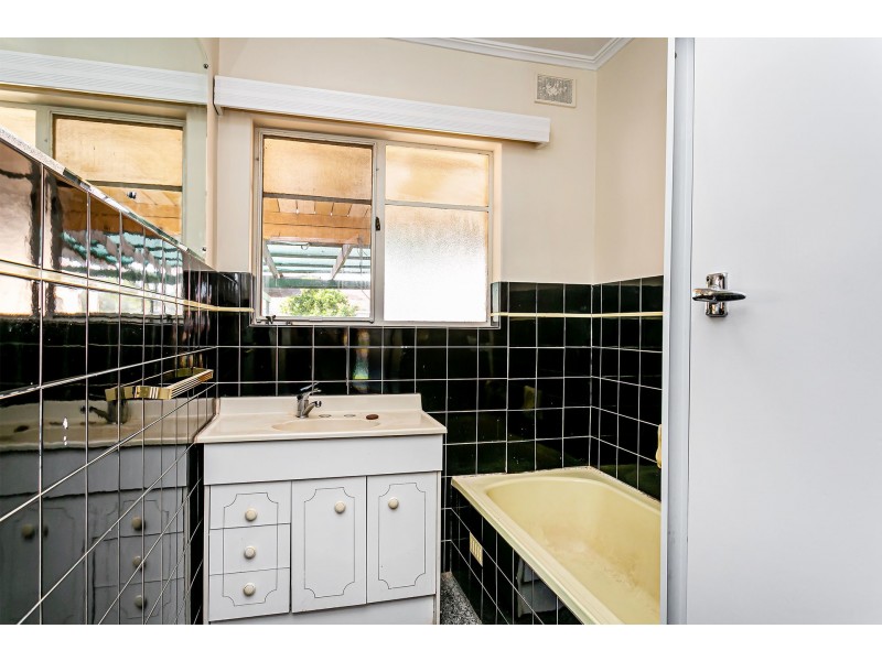 8 Ormsby Avenue, Parafield Gardens SA 5107