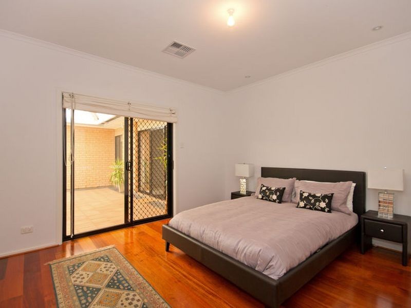 17 Macquarie Avenue, Hillcrest SA 5086