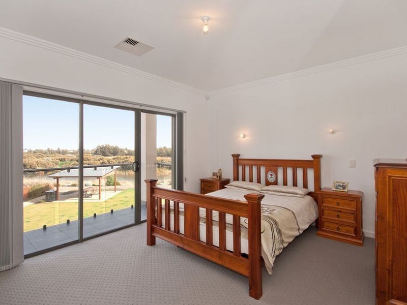 4 Pelican Lane, Mawson Lakes SA 5095