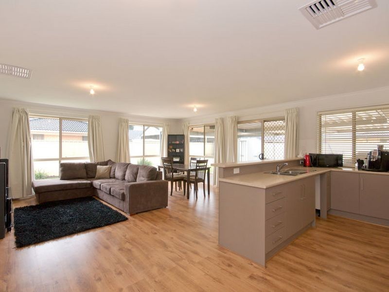 18 Tasos Drive, Munno Para West SA 5115